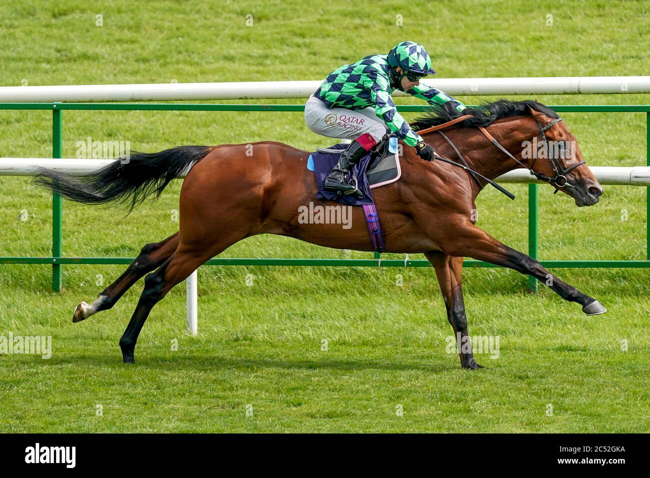 Oisin Murphy riding Matthew Flinders win The Follow At The Races On Twitter Novice Stakes (Div 1) at Doncaster Racecourse at Doncaster Racecourse. Stock Photo