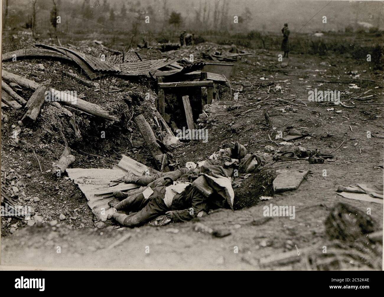 Italienische Gräben an der Durchbruchstelle bei Flitsch. Stock Photo