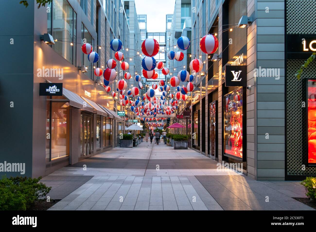 CITYCENTERDC: Louis Vuitton Opens at City Center DC