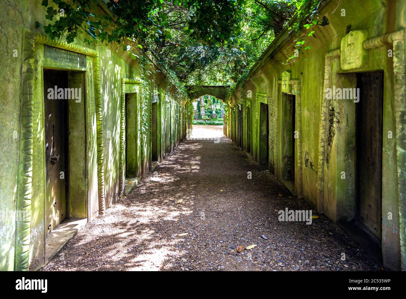 Egyptian Avenue, Highgate Cemetery West, London, UK Stock Photo Alamy