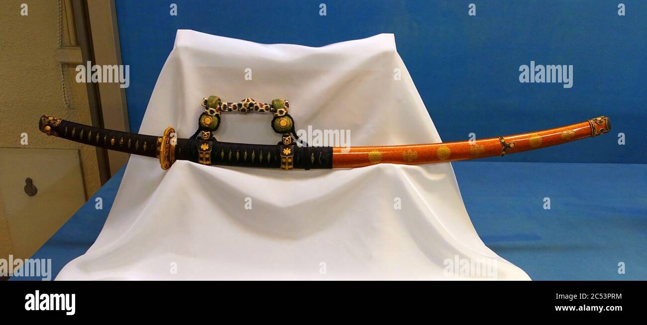 Itomaki-no-tachi style sword mounting, for tachi sword by Tsuguyoshi ...