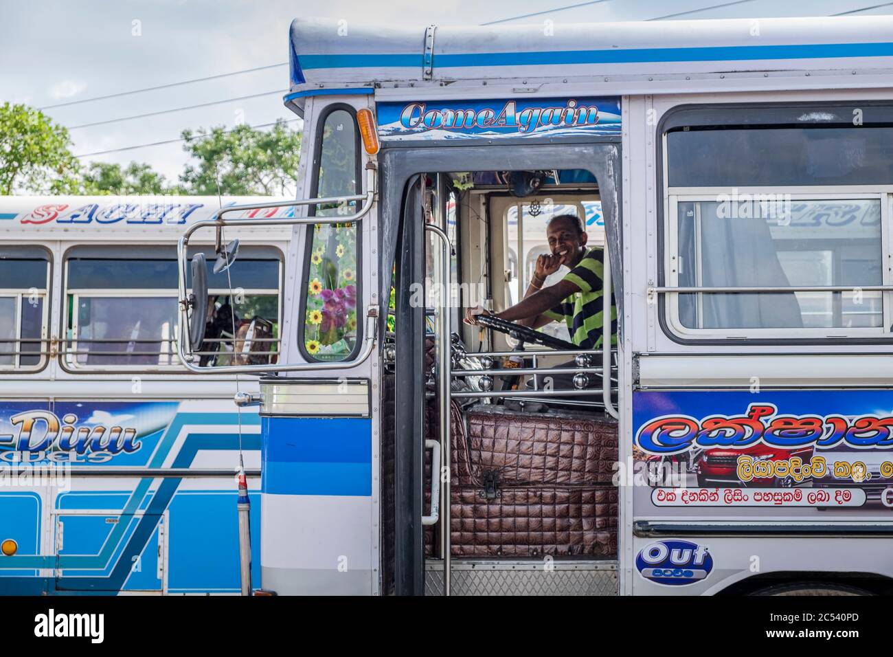 Bus paintings hi-res stock photography and images - Alamy