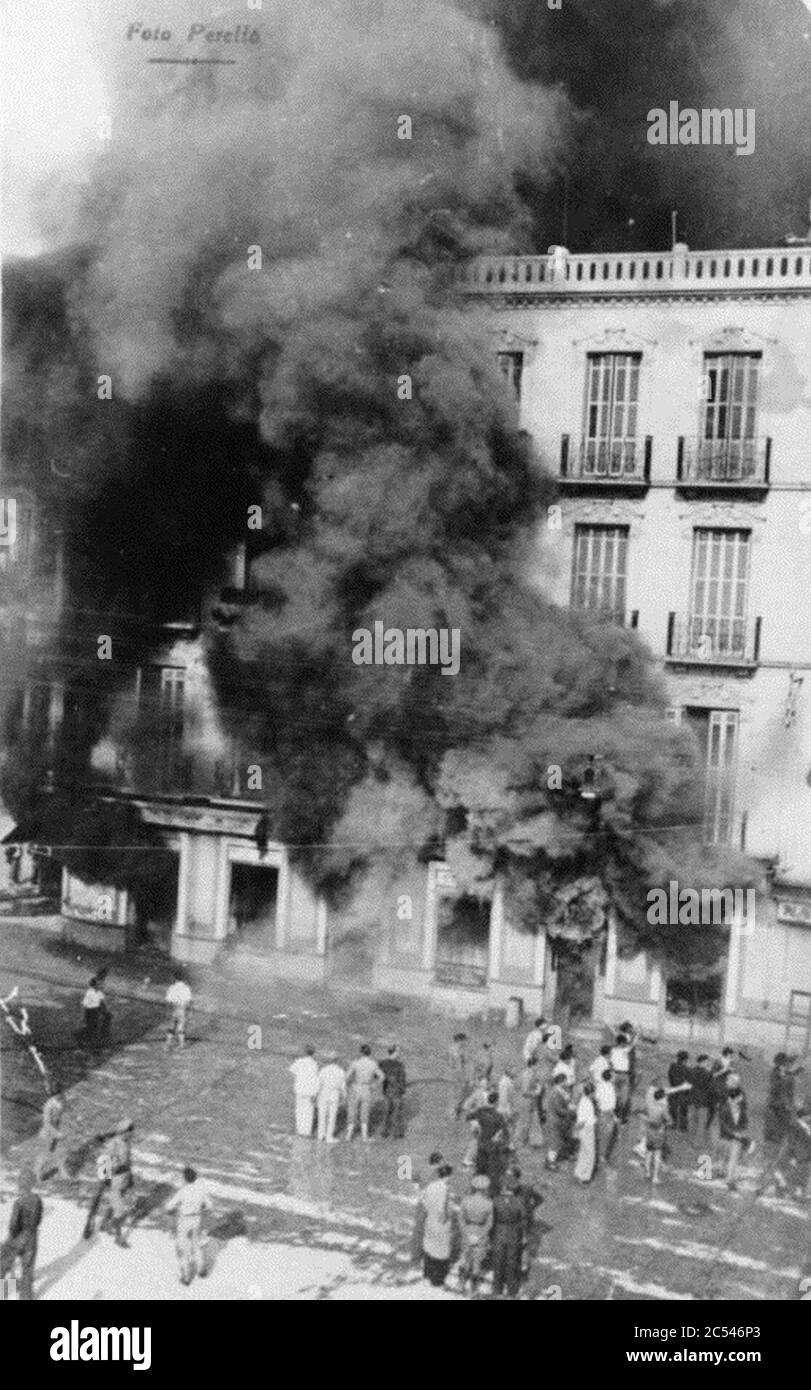Incendio de la Ferretería Hermanos Cabanillas, 3 de mayo de 1944, Melilla. Stock Photo