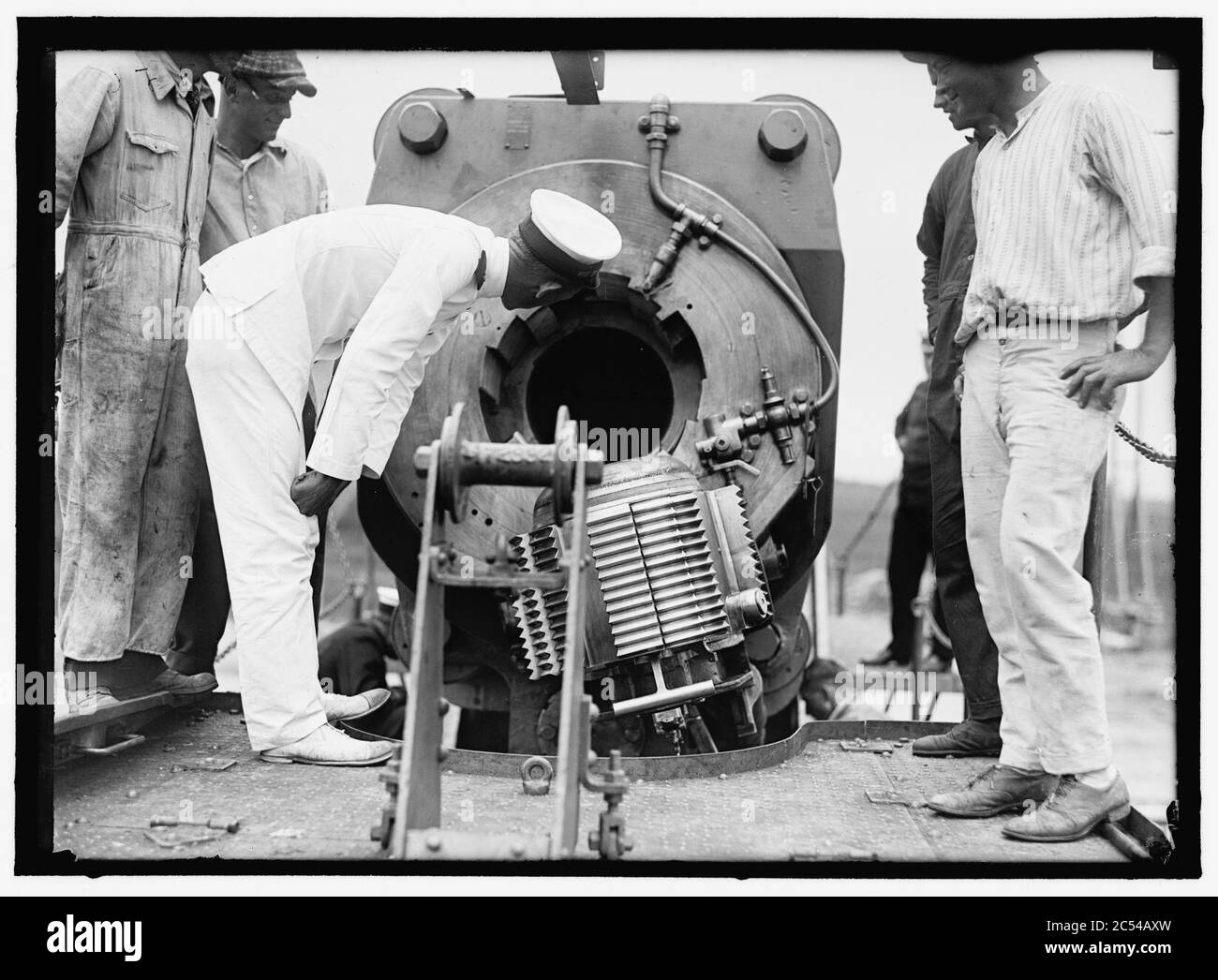 INDIAN HEAD, MD. NAVY PROVING GROUND. NAVY GUNS AT INDIAN HEAD Stock
