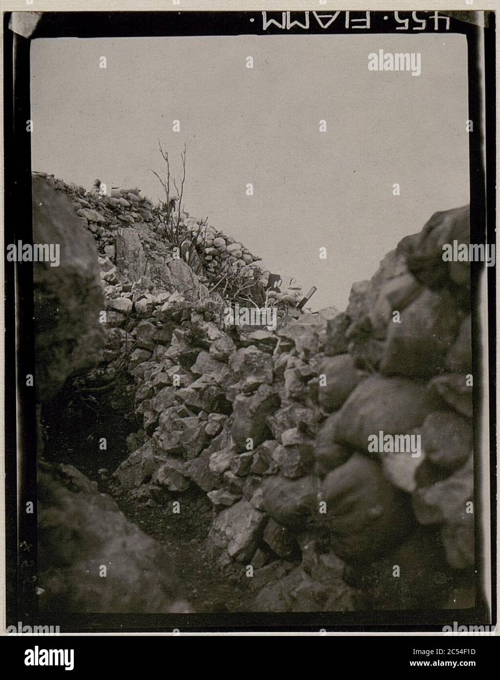 Infanteriestellung am Kamme des Monte Sabotino Stock Photo