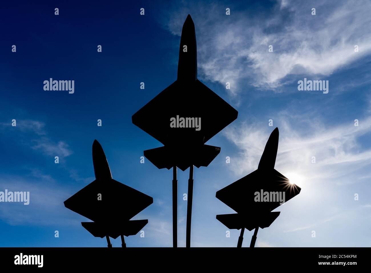 northrop-mcdonnell-douglas-yf-23-hi-res-stock-photography-and-images