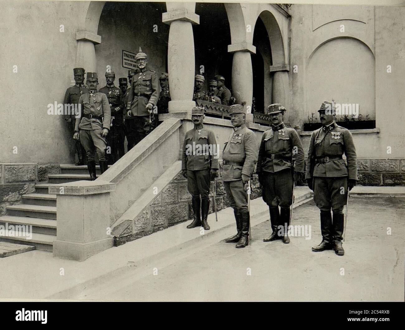 Inspizierung durch Se. k.k.Hoheit Erzherzog Karl Franz Josef, zusammen mit Graf Bothmer Stock Photo