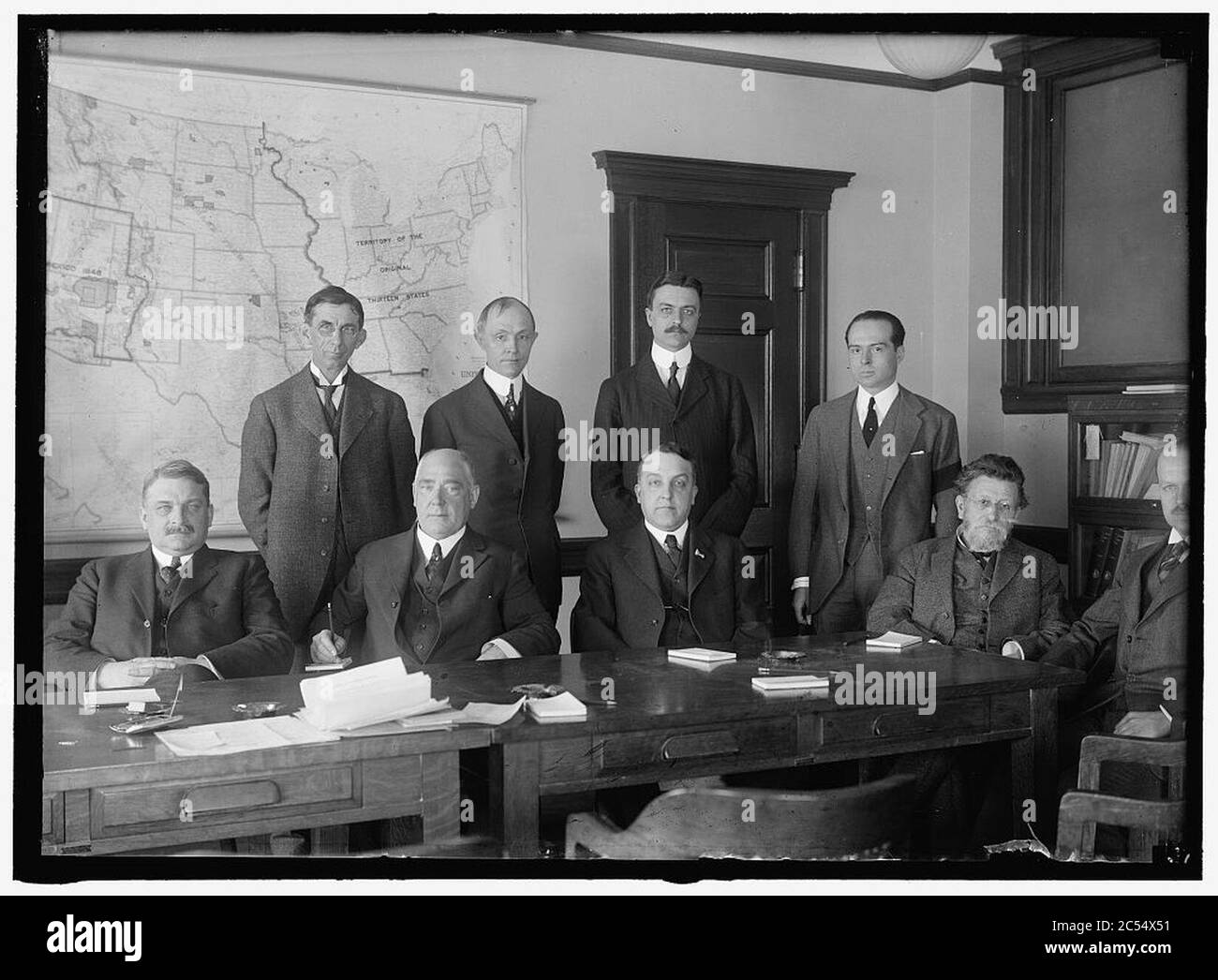 INTER-DEPARTMENTAL COMMITTEE. CONFIDENTIAL COORDINATING COMMITTEE. EACH MEMBER APPOINTED FROM A DEPARTMENT AT REQUEST OF PRESIDENT. SEATED- S.W. STRATTON, CHIEF, BUREAU OF STANDARDS; WILLIAM Stock Photo