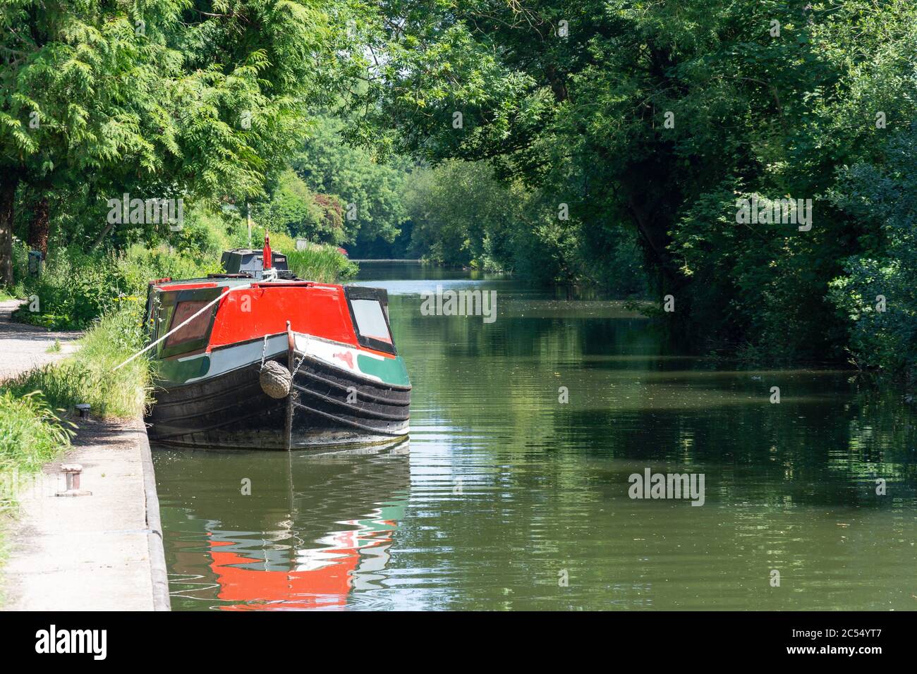 Canal boat on Kennett and Avon Canal, Kintbury, Berkshire, England, United Kingdom Stock Photo