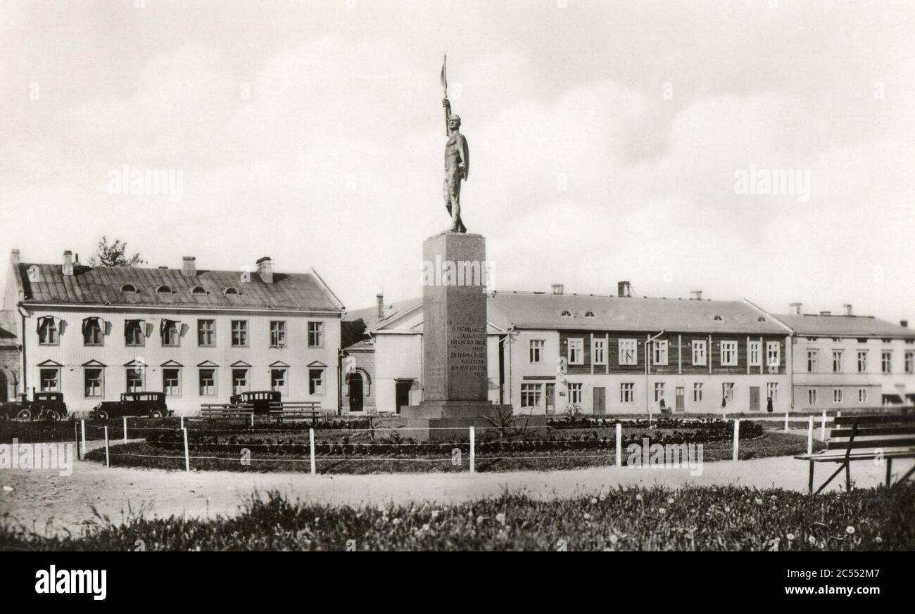 Into Saxelin Vapaudenpatsas Oulu 1920s. Stock Photo