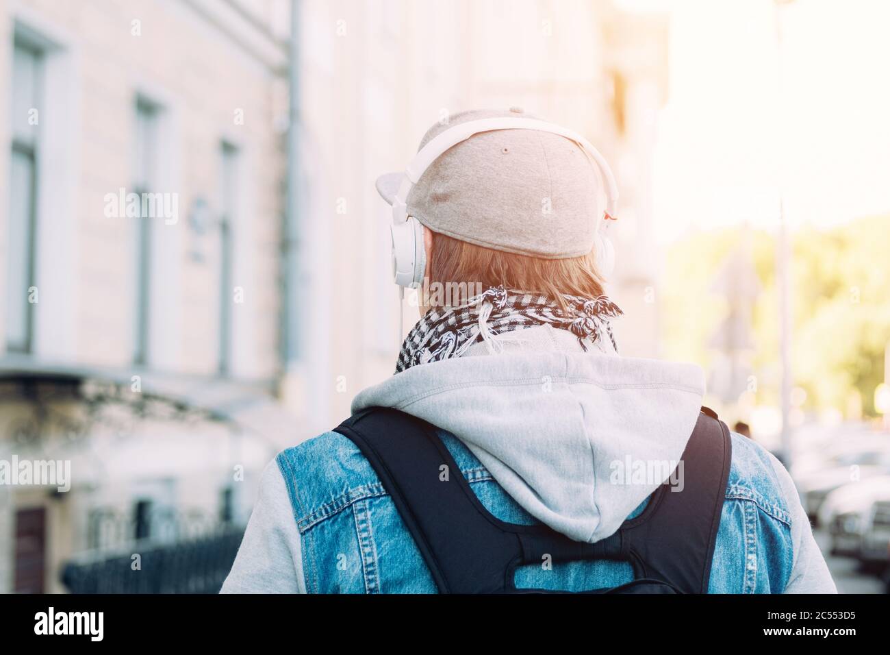 Cool man headphones hi-res stock photography and images - Alamy