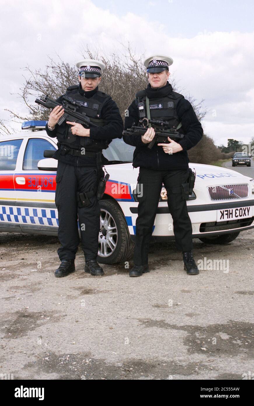 authorised firearms officer, British police Stock Photo Alamy