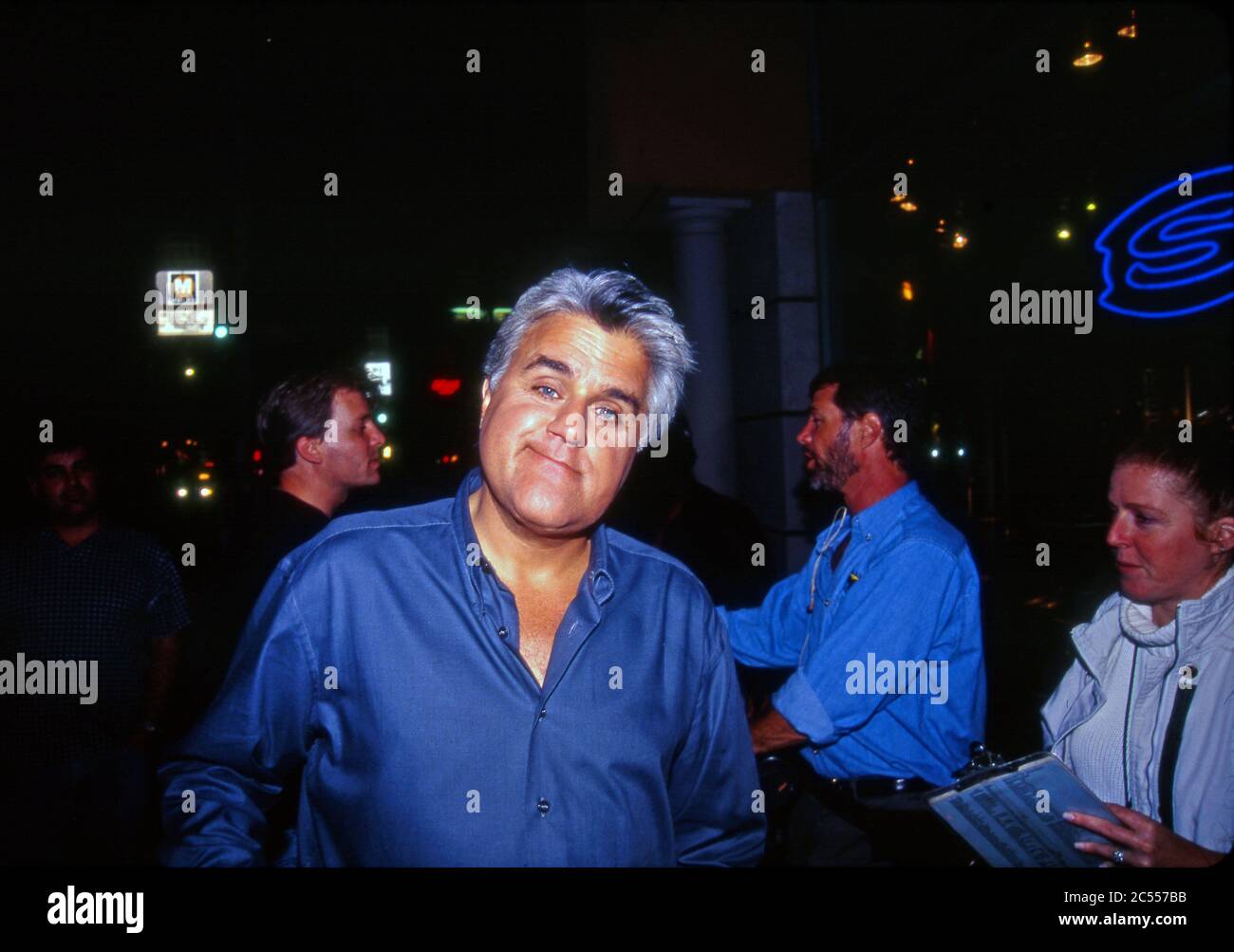 Jay Leno with crew filming man on the street interviews on Melrose Ave. Stock Photo