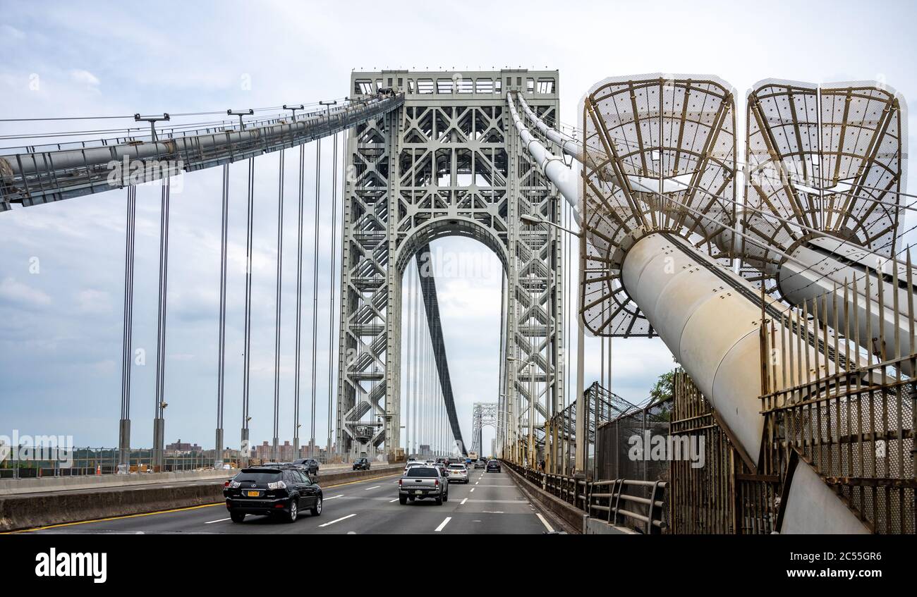 New York, USA, 28 June 2020. Vehicles drive through the upper deck of the Washington
