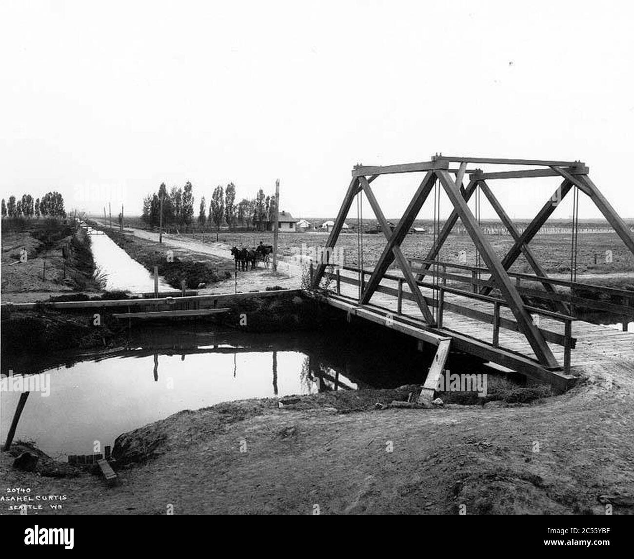 Intake for irrigation water, Grandview Lateral Canal (CURTIS 1002 Stock