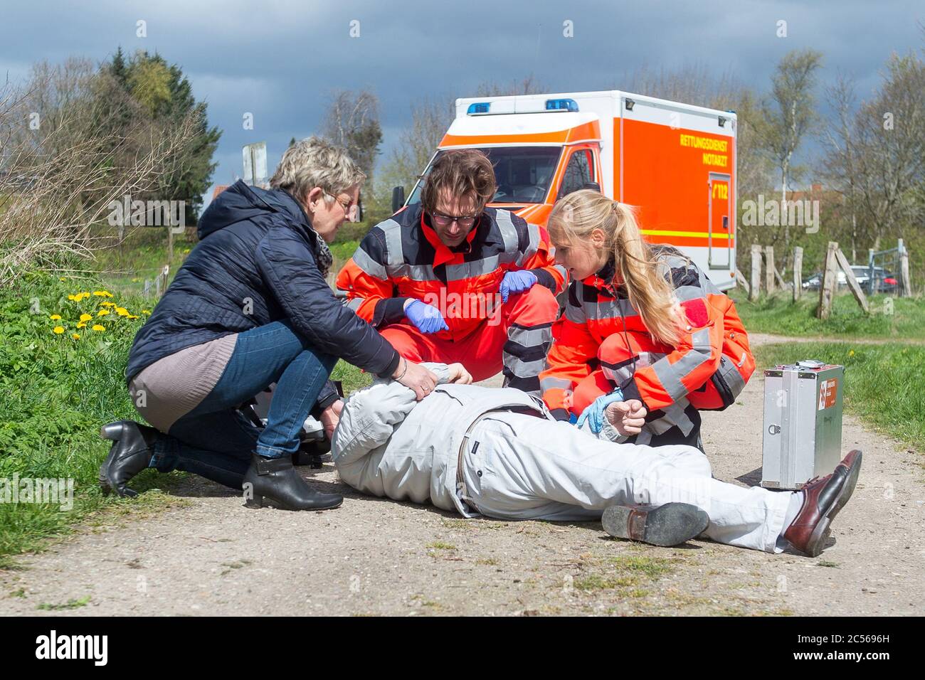Germany. 23rd Apr, 2017. Regarding Sandra Arens' topic service report of 1 July 2020: 'The faster help comes, the better - that's why you should call 112 immediately if someone shows stroke symptoms. Credit: Benjamin Nolte/dpa-tmn/dpa/Alamy Live News Stock Photo