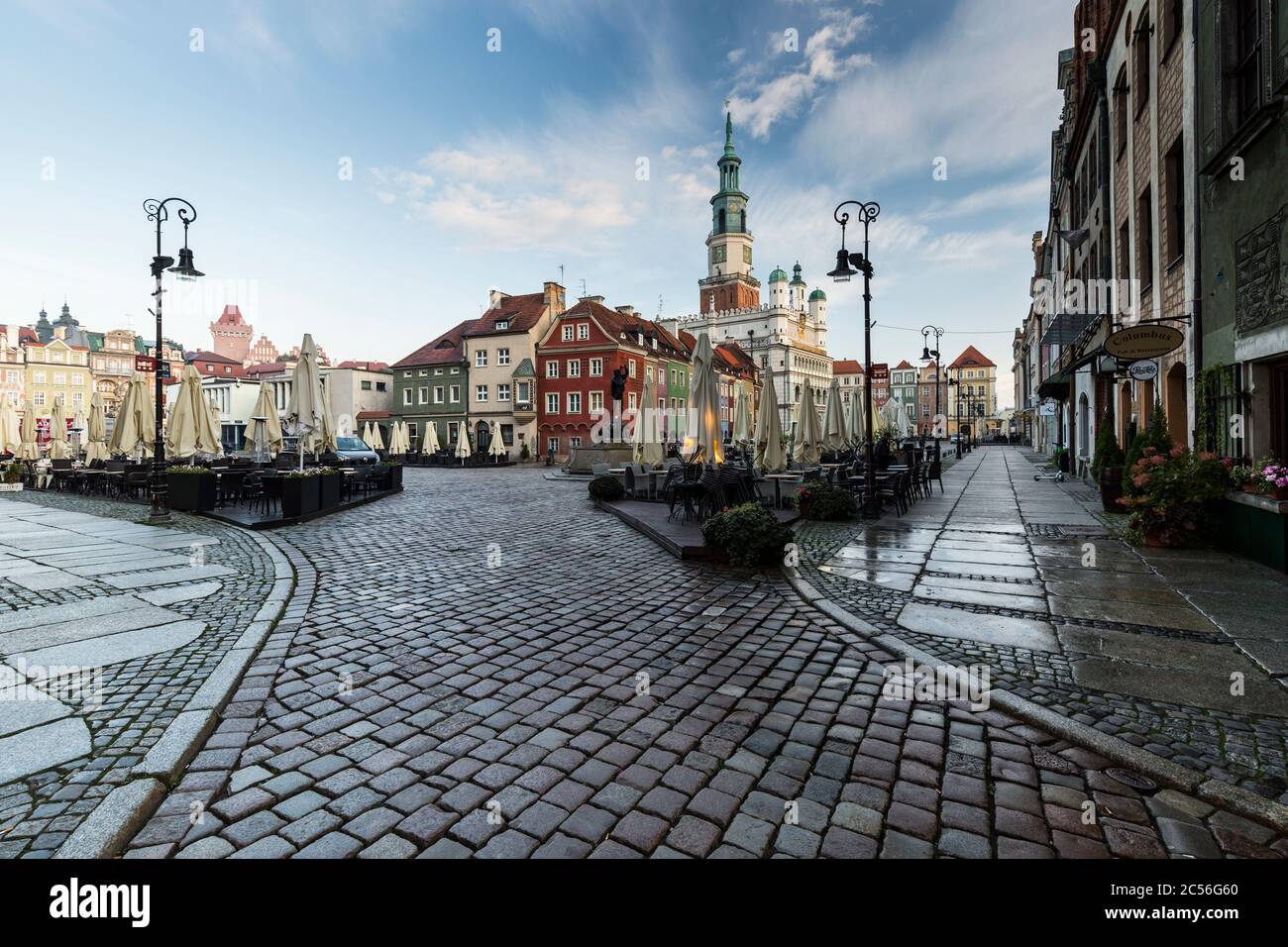 Destination old town sights hi-res stock photography and images - Alamy