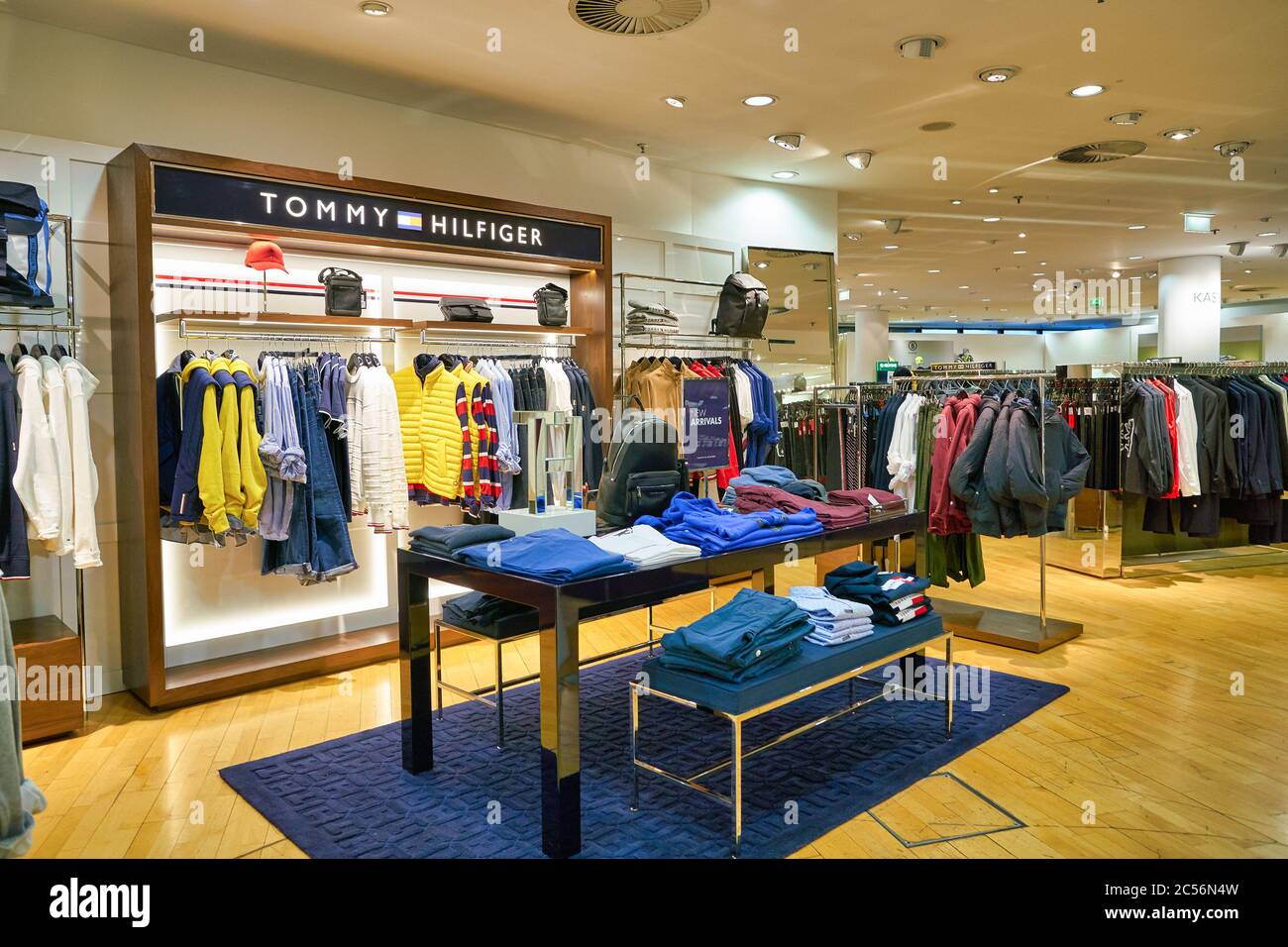 Tommy hilfiger outlet store outlet hi-res stock photography and images -  Page 4 - Alamy