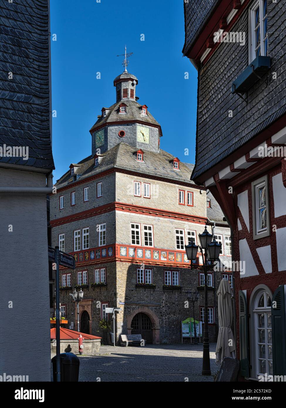 Europe, Germany, Hesse, Lahn-Dill-Bergland Nature Park, city of Herborn, view from the Buttermarkt to the market square with the historic town hall an Stock Photo