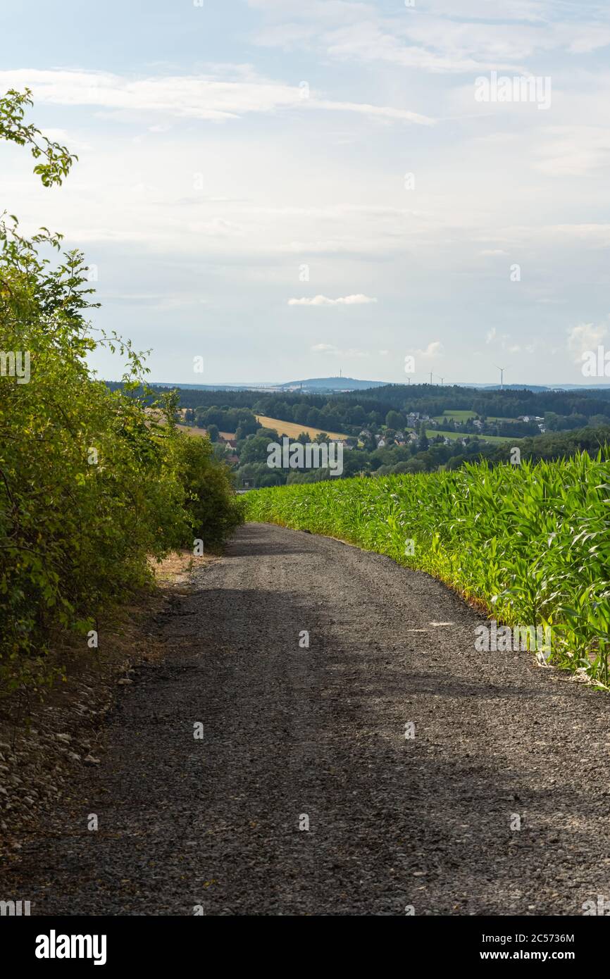 Gravel road going farm hi-res stock photography and images - Alamy