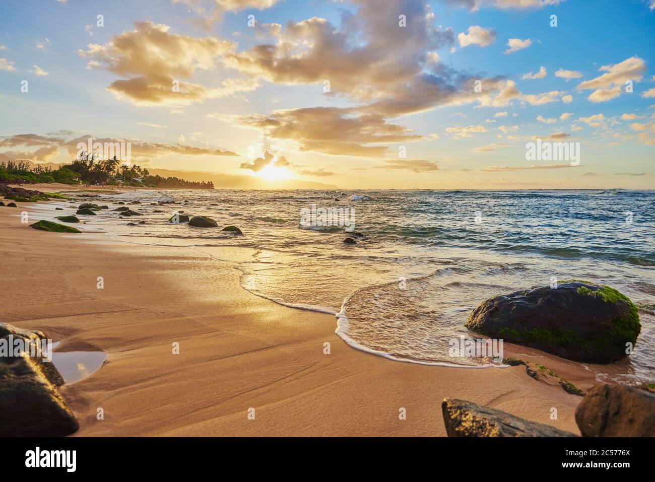 Laniakea Beach at sunset, Haleiwa, Hawaiian Island of Oahu, O'ahu ...