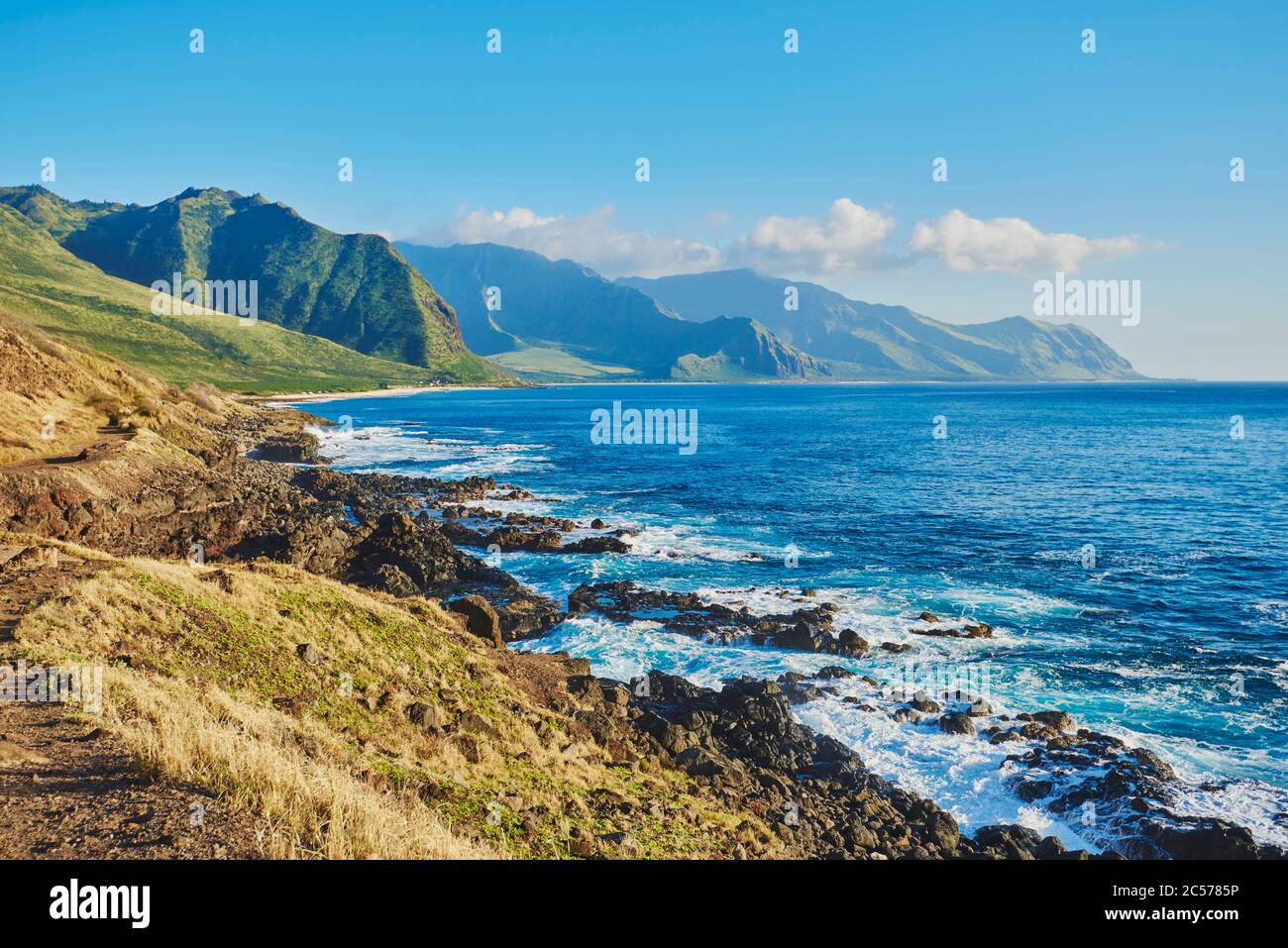 Beach landscape in Ka'ena Point State Park, Hawaiian Island of Oahu ...