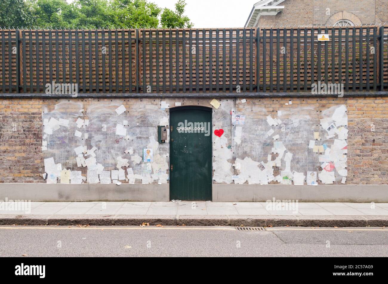 Messages From Queen Fans Pinned To Freddie Mercury S Former Garden Lodge Residence On Logan Place In Kensington West London Uk Stock Photo Alamy