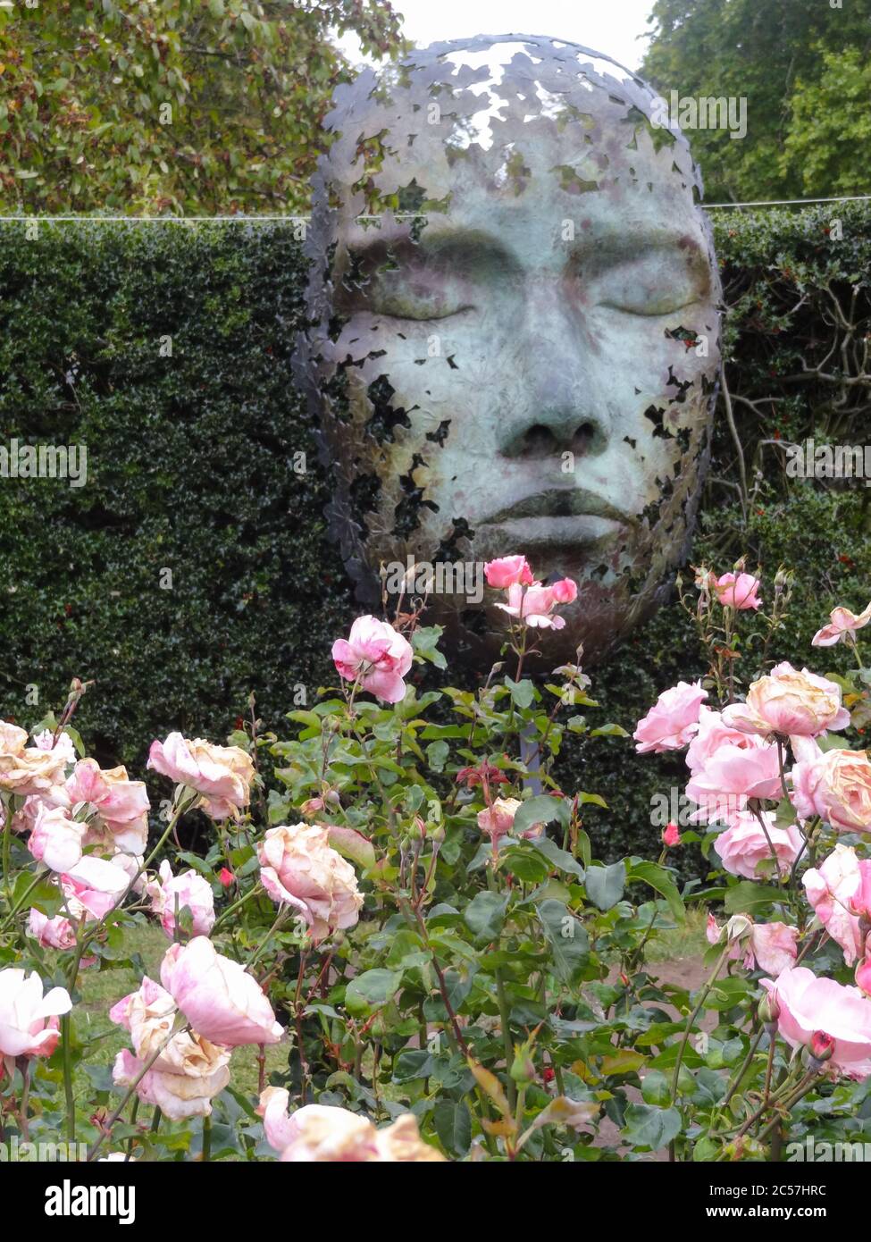 Simon Gudgeon's Leaf Spirit Garden Sculpture, Kew Gardens, London, UK Stock Photo