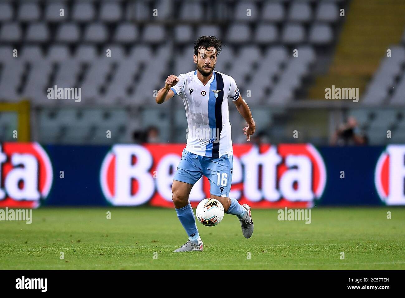 Turin, Italy - 30 June, 2020: Marco Parolo of SS Lazio in action during the Serie A football match between Torino FC and SS Lazio. SS Lazio won 2-1 over Torino FC. Credit: Nicolò Campo/Alamy Live News Stock Photo