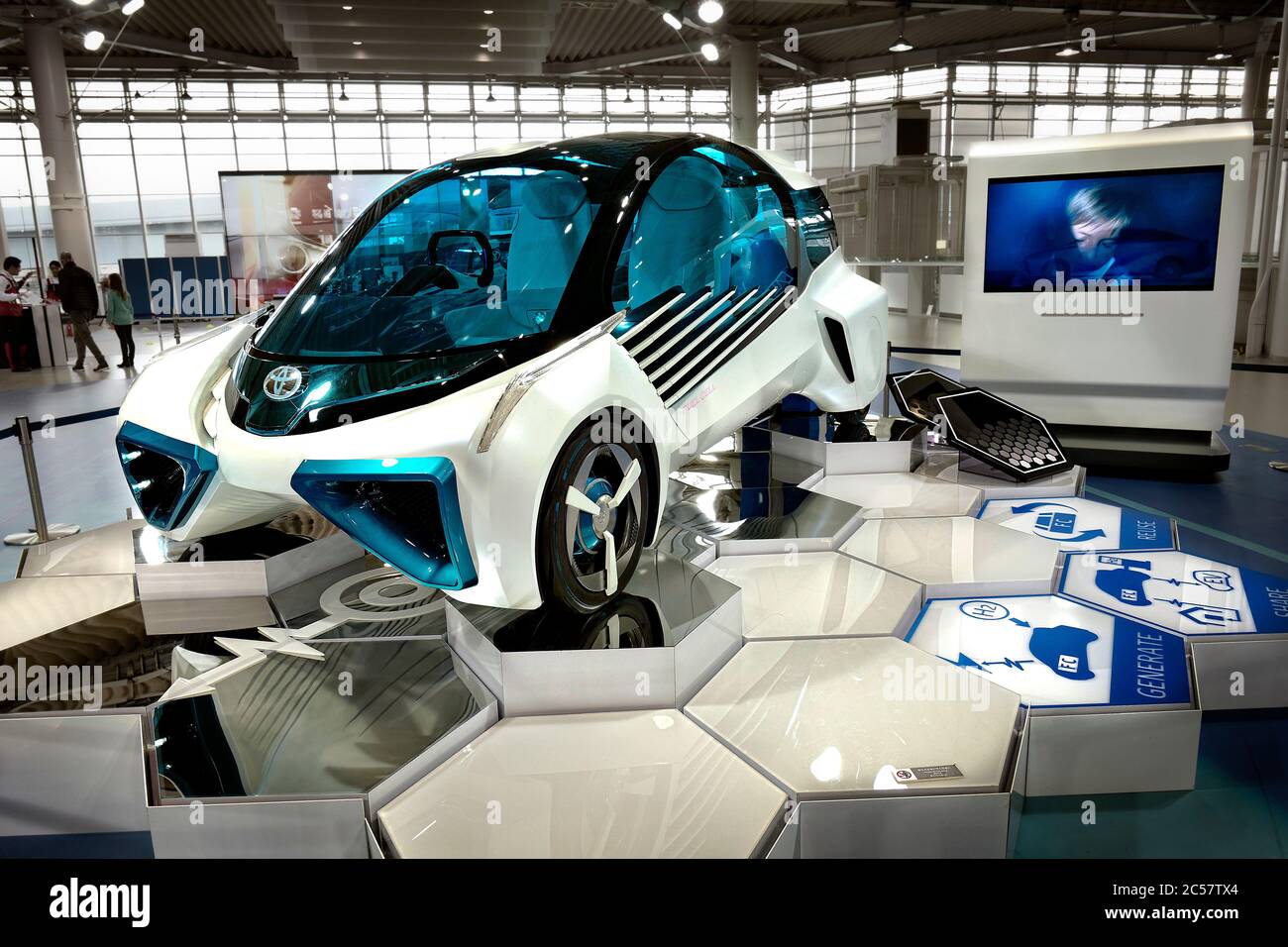 2007 tokyo car show hi-res stock photography and images - Alamy