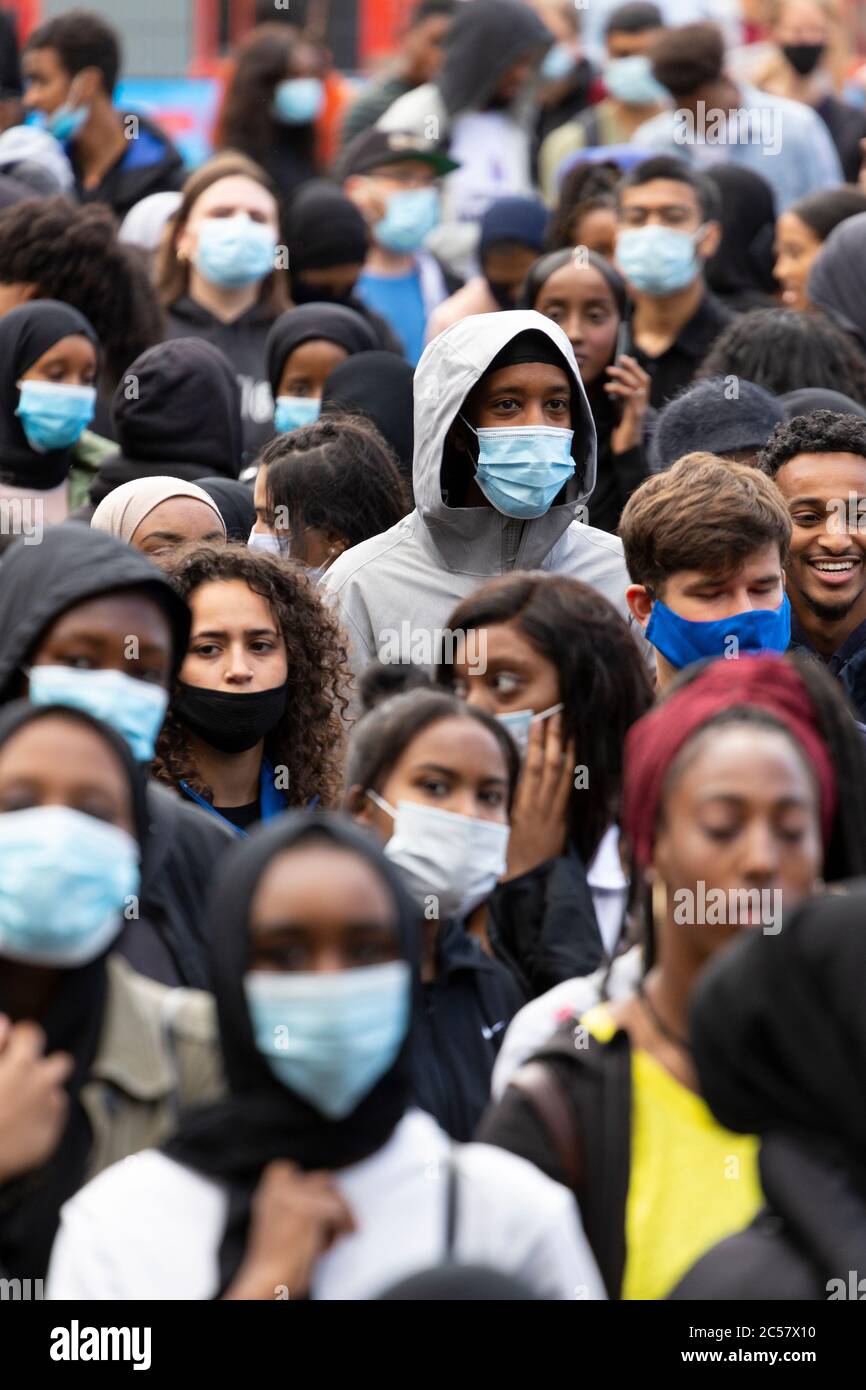 A Crowd Of People Wearing Face Masks At A Black Lives Matter Demonstration Marble Arch London 27 June Stock Photo Alamy A Crowd Of People Wearing Face Masks At A Black Lives Matter Demonstration Marble Arch London 27 June Stock Photo Alamy