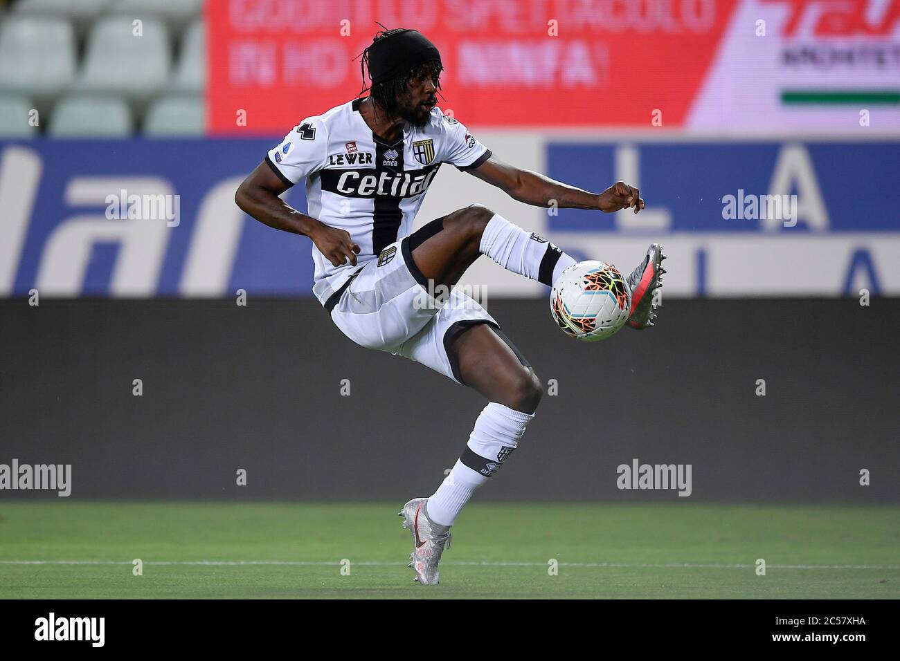 Parma, Italy - 28 June, 2020: Gervinho of Parma Calcio in action during the Serie A football match between Parma Calcio and FC Internazionale. FC Internazionale won 2-1 over Parma Calcio. Credit: Nicolò Campo/Alamy Live News Stock Photo