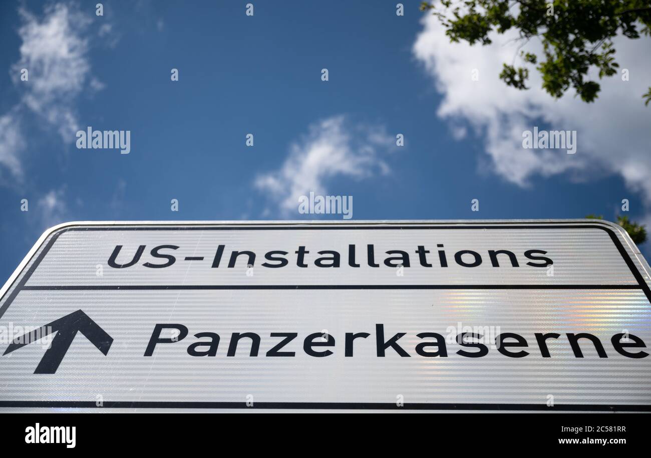 Stuttgart, Germany. 01st July, 2020. A sign with the inscription 'US-Installations' and 'Panzerkaserne' shows the way to a base of the armed forces of the USA. US President Trump agreed to a proposal for the partial withdrawal of US forces from Germany. According to the proposal, 9500 of the current 34 500 soldiers are to leave Germany. Credit: Sebastian Gollnow/dpa/Alamy Live News Stock Photo