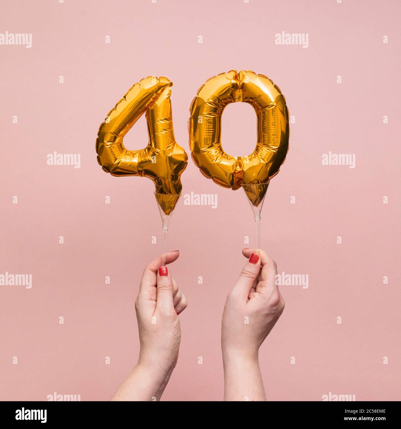 1,540 40 Ans Femme Anniversaire Images, Stock Photos, 3D objects