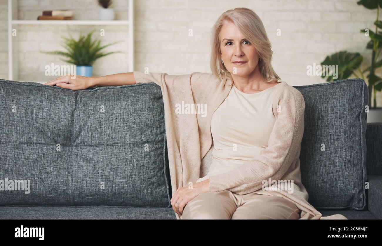 Portrait of older woman hi-res stock photography and images - Alamy