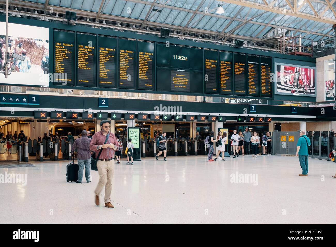 The Charing Cross railway station in central London Stock Photo Alamy