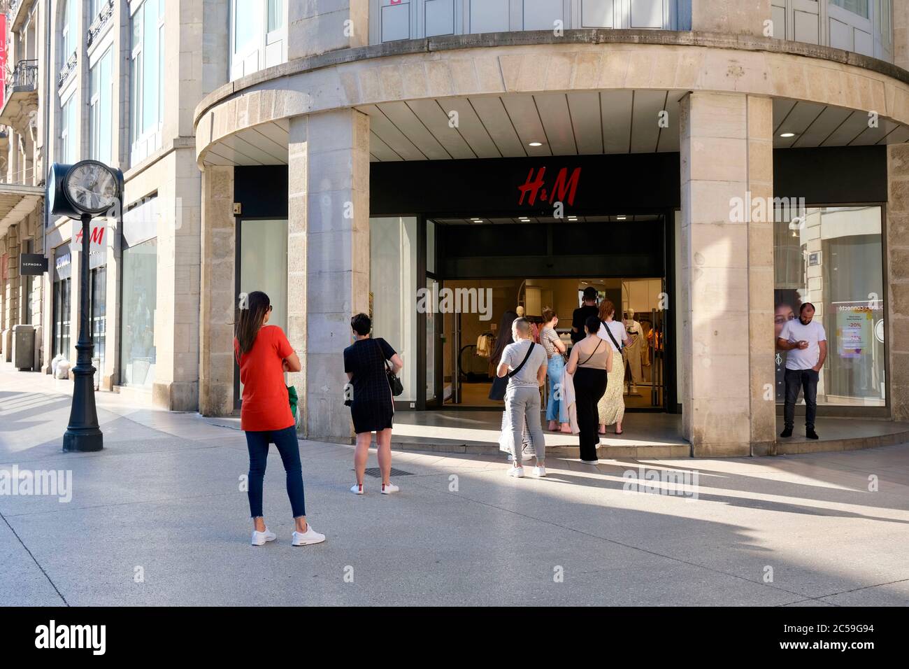 Page 3 - H&m Store Front High Resolution Stock Photography and Images -  Alamy