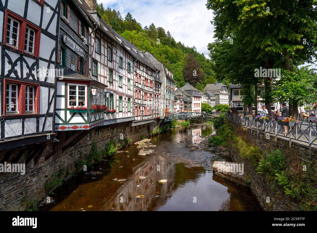 the-town-of-monschau-in-the-eifel-region-half-timbered-houses-on-the