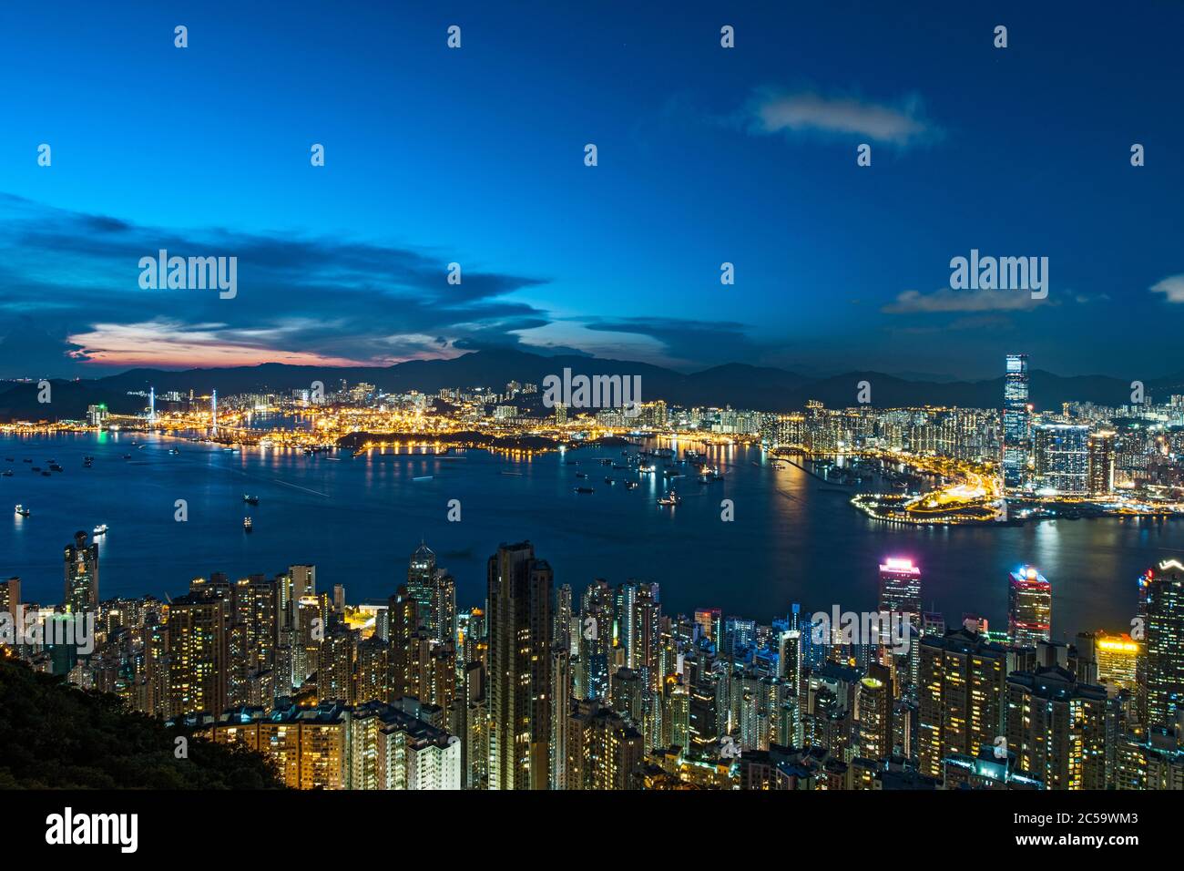Iconic view of Hong Kong from Victoria peak at night Stock Photo - Alamy