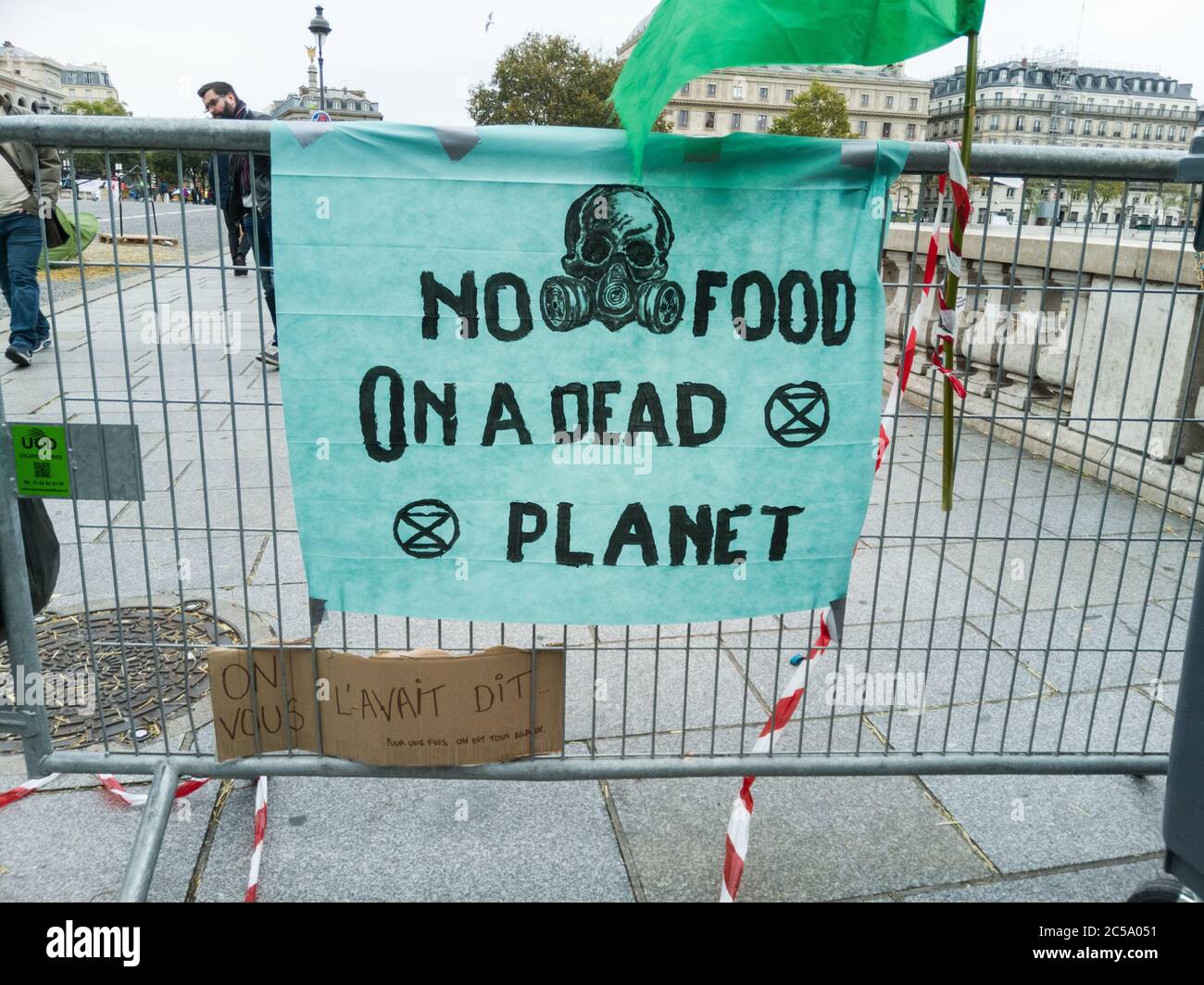 Extinction Rebellion (XR) protest, Pont au Change, Paris, France. 'No food on a dead planet' banner. Environmental pressure group Stock Photo