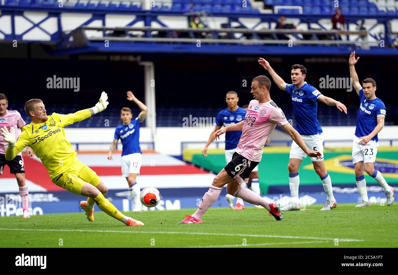 everton-goalkeeper-jordan-pickford-saves-at-the-feet-of-leicester-city