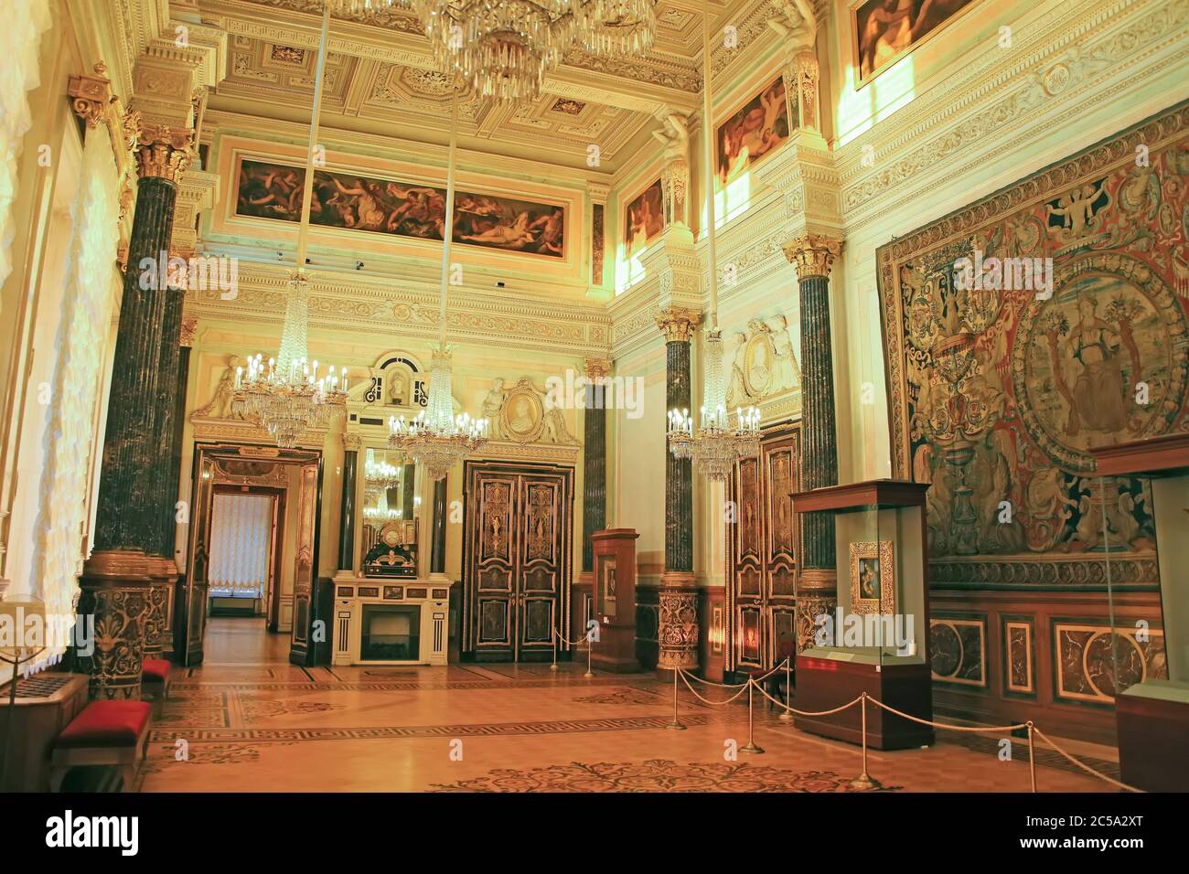 Beautiful interiors, chandellier & ceilings in the Leonardo da Vinci