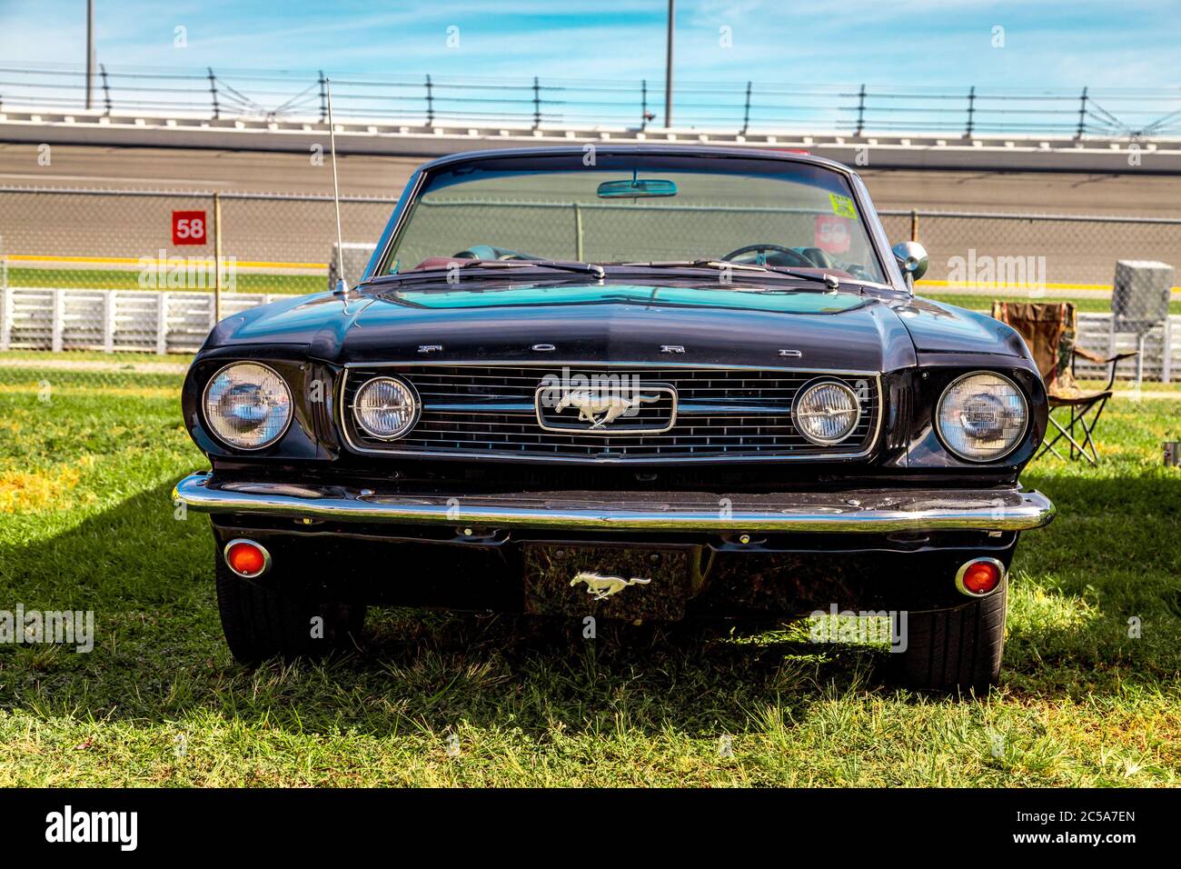 Daytona Florida United States November 24 18 1968 Ford Mustang Convertible At The Fall 18 Daytona Turkey Run Stock Photo Alamy