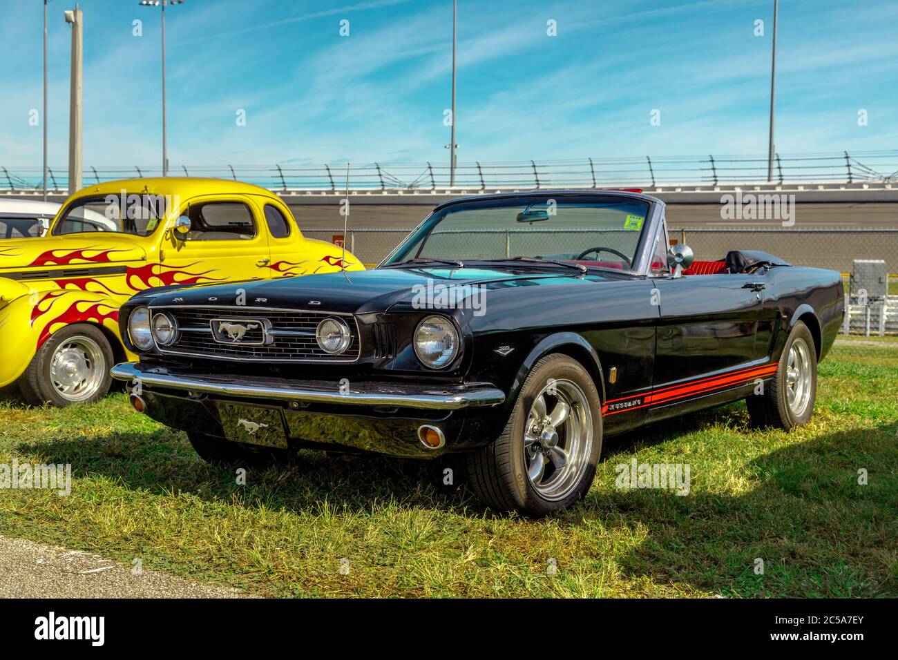 Daytona Florida United States November 24 18 1968 Ford Mustang Convertible At The Fall 18 Daytona Turkey Run Stock Photo Alamy