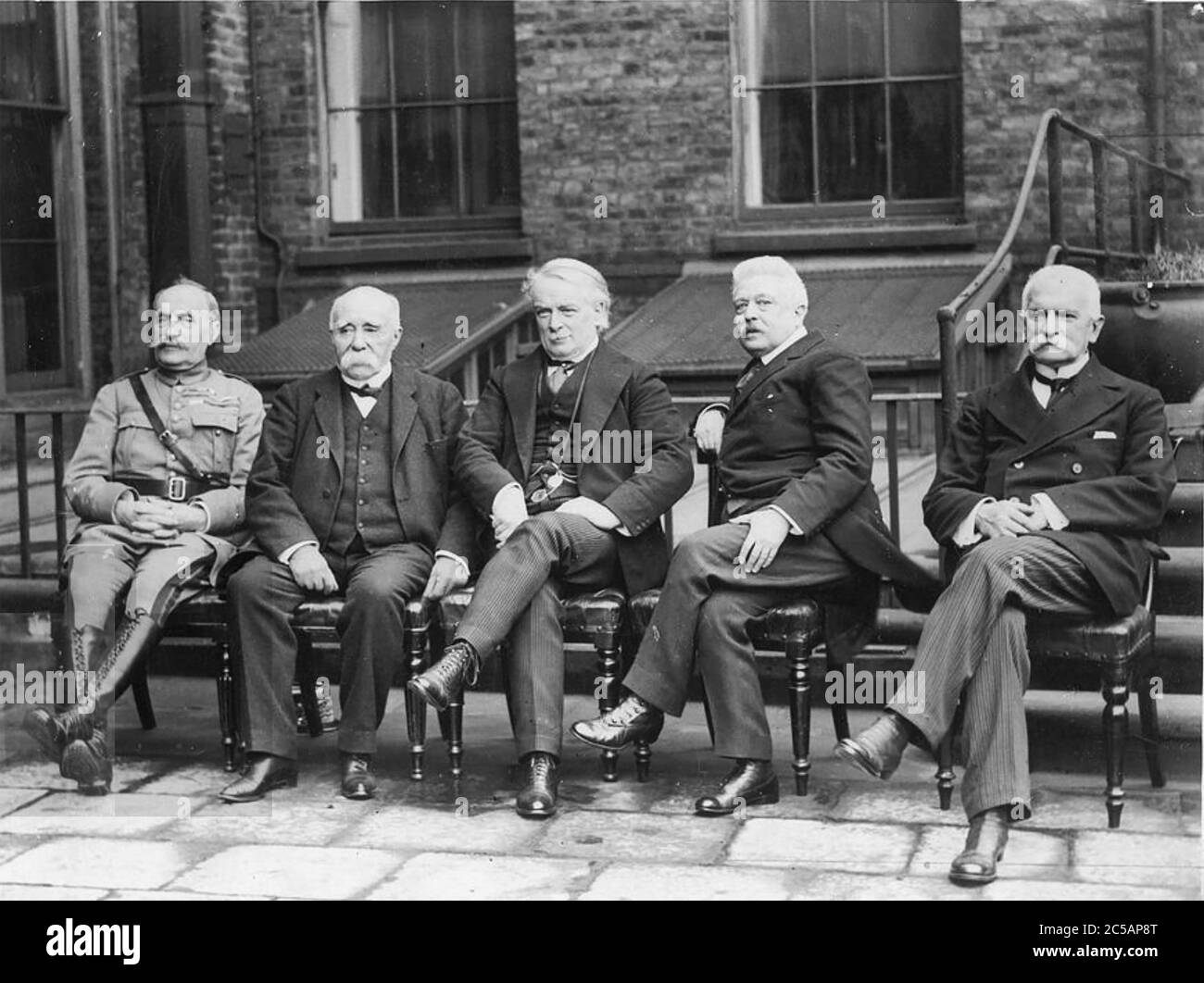1919 PEACE TREATY SIGNATORIES in Paris. From left: Ferdinand Foch, Georges Clemenceau, David Lloyd George, Vittorio Orlando, Sidney Sonnino Stock Photo