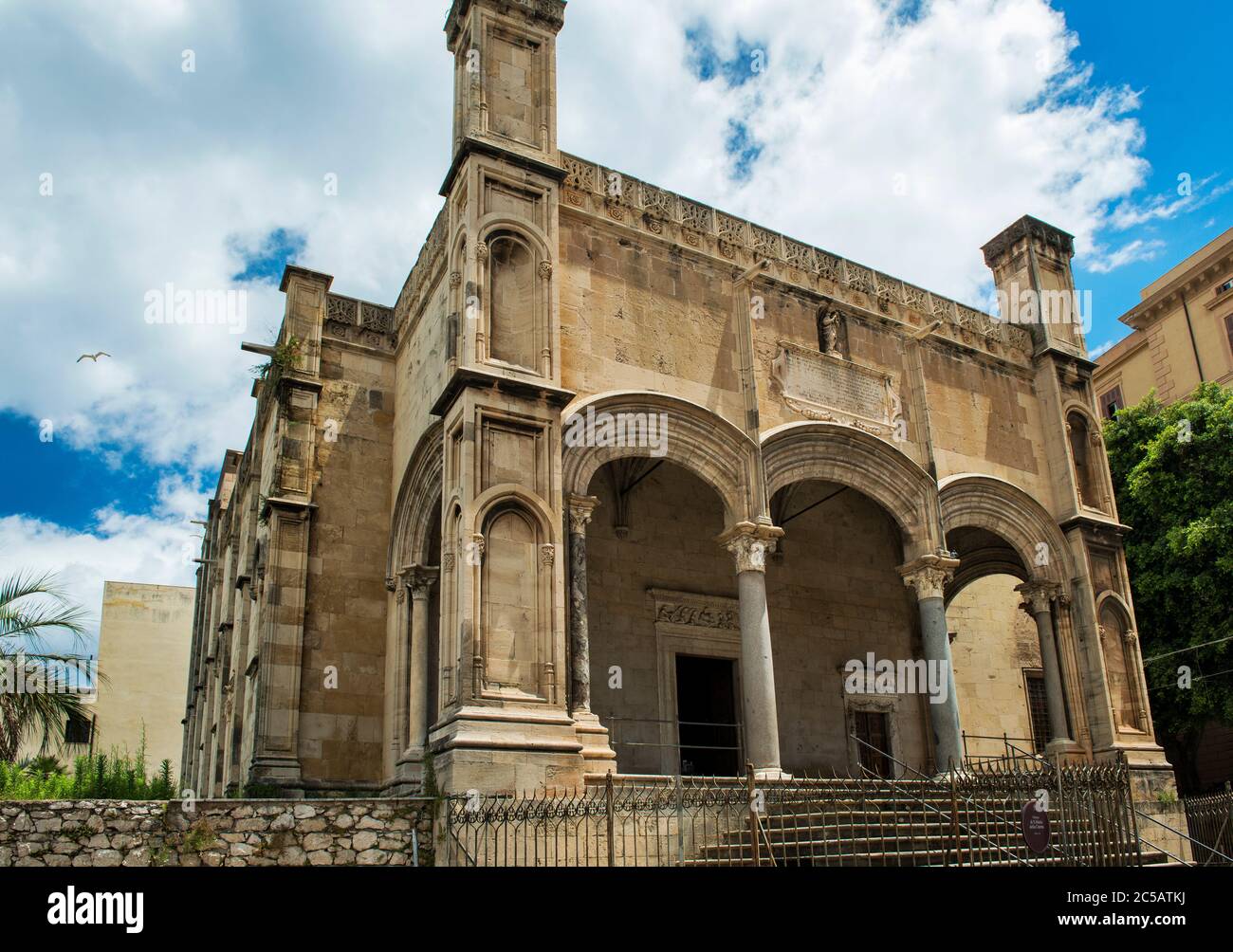 Church of Santa Maria Della Catena, Renaissance and Gothic-Catalan style,  built in 1490-1520, designed by Matteo Carnilivari, Palermo, Sicily, Italy  Stock Photo - Alamy