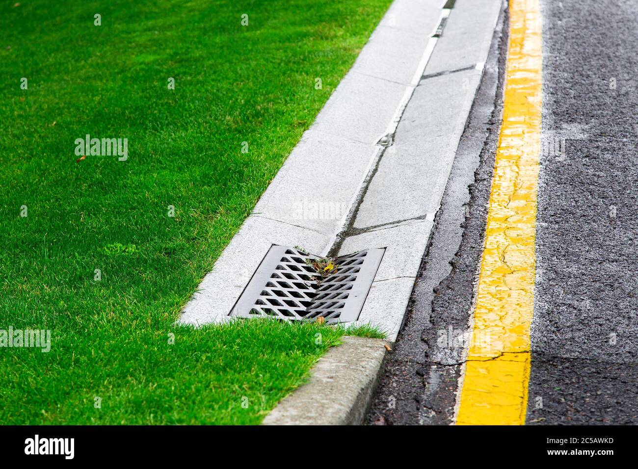 drainage system edge tray with concrete grate for rainwater drainage