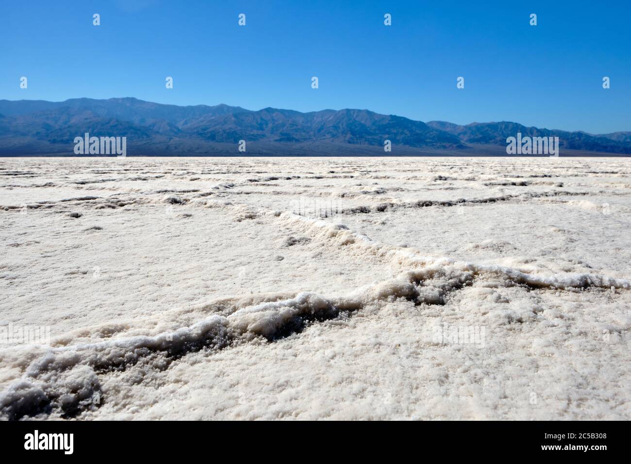 badwater-basin-in-death-valley-california-usa-stock-photo-alamy