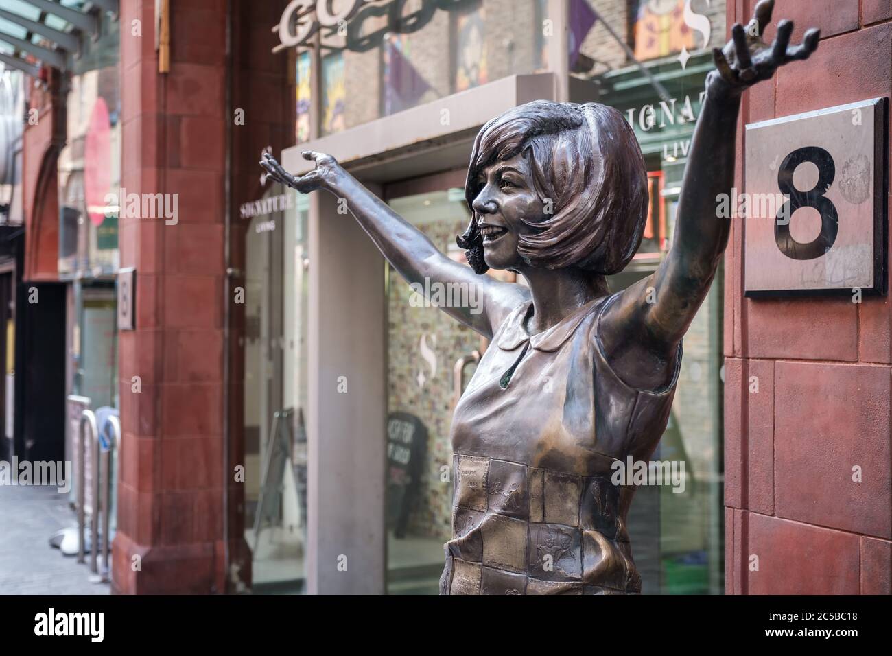 Statue of Cilla Black outside the Cavern Club at Mathew Street in Liverpool Stock Photo