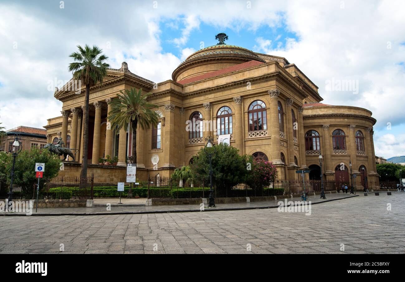 Neoclassical Teatro Massimo, Opera House, Piazza Verdi, Palermo, Sicily ...